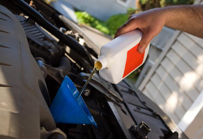 What Type of Oil Should You Put In Your Car